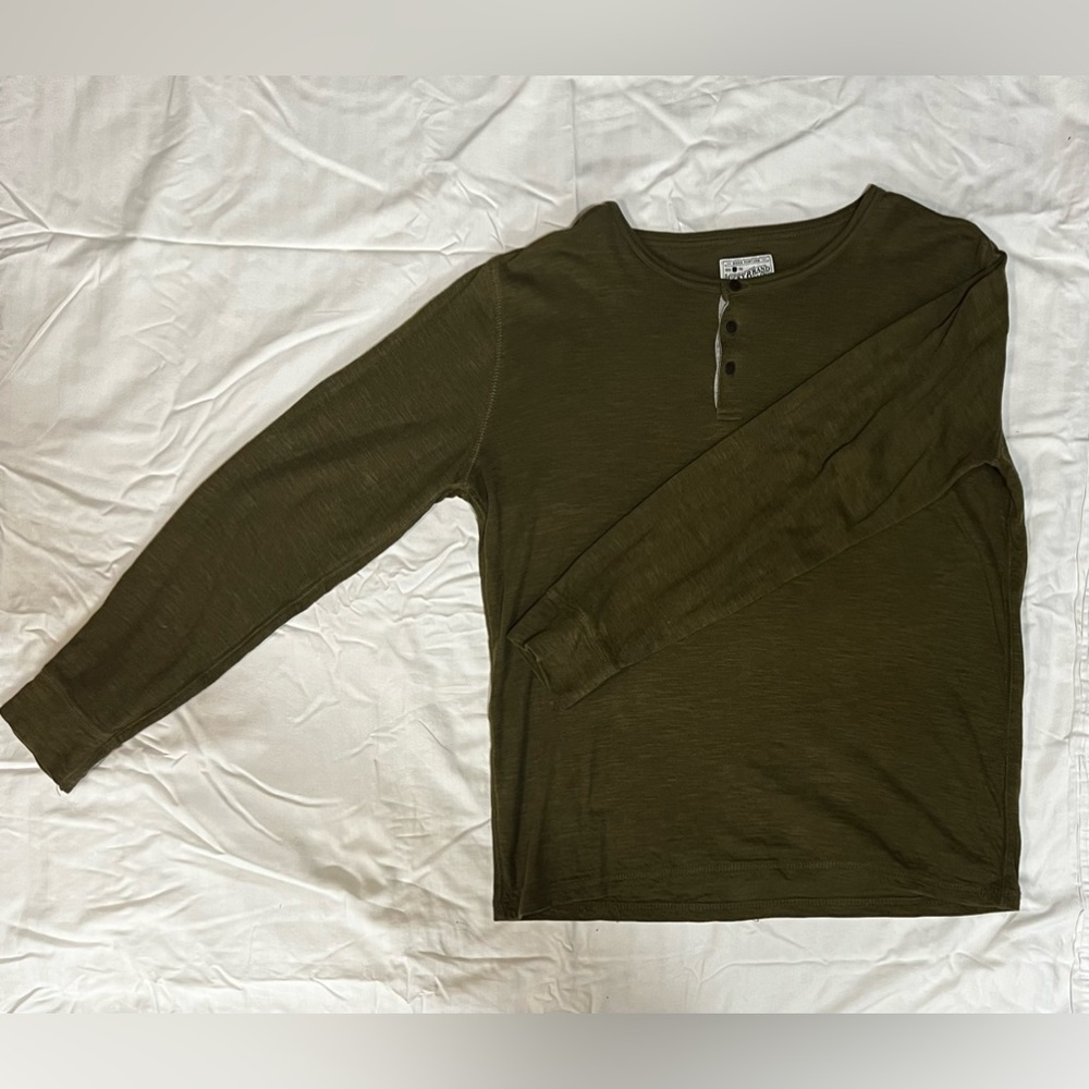Lucky Brand long sleeve shirt, very soft, casual fit, army green color
